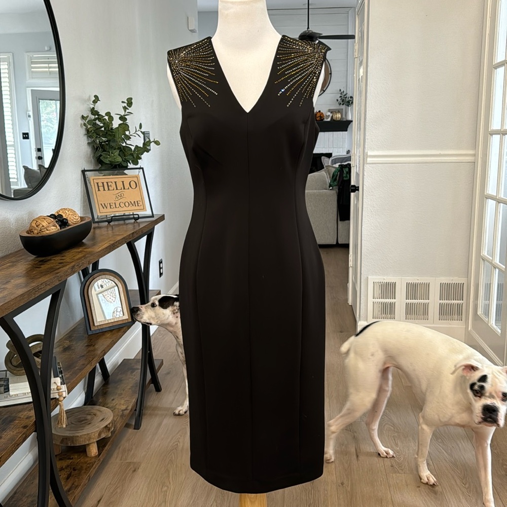 Like new super flattering Calvin Klein Scuba fabric dress, size 4